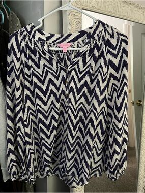 Lilly Pulitzer Women’s Navy and White Zigzag Blouse